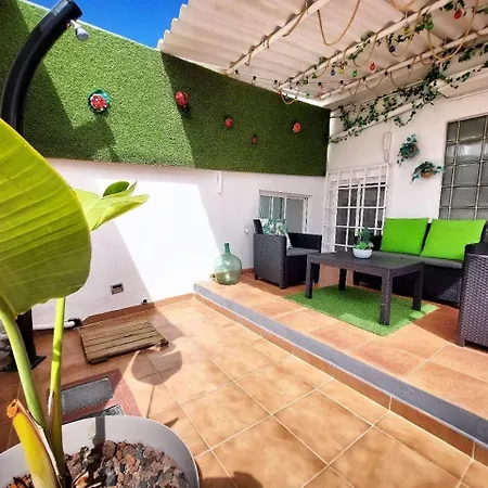 Casa Bimba Con Terraza Y Ducha Exterior דירה אגאטה